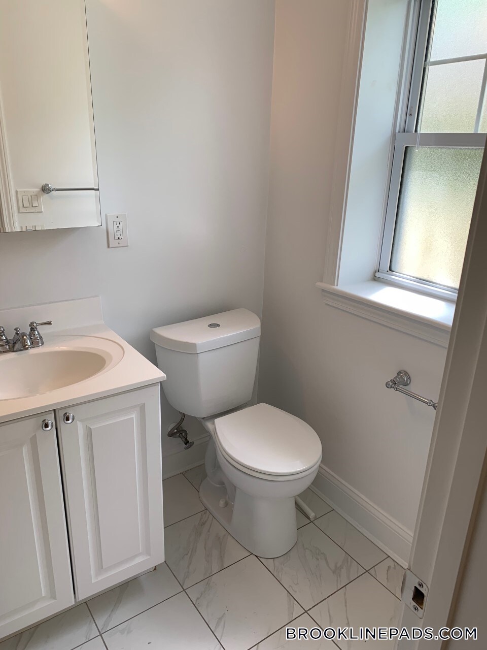 Building Photo - 210 Gerry Rd