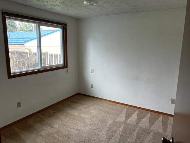 Bed room -1 - 1428 Latouche St