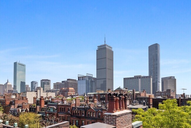 Building Photo - 403 Marlborough St