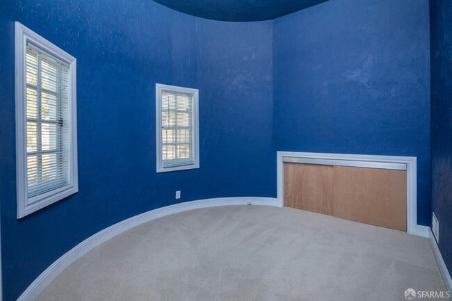 Building Photo - 2627 Hale Dr