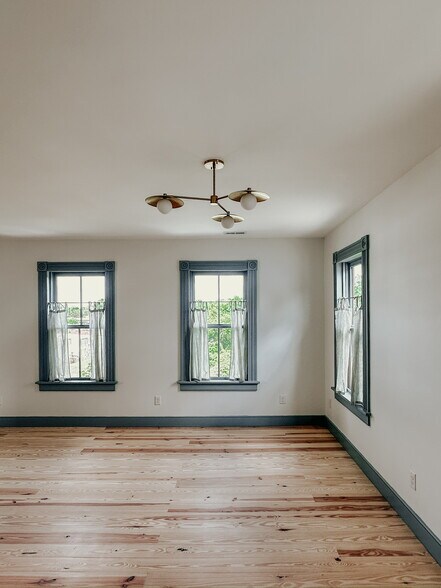 Building Photo - 117 S Jefferson St