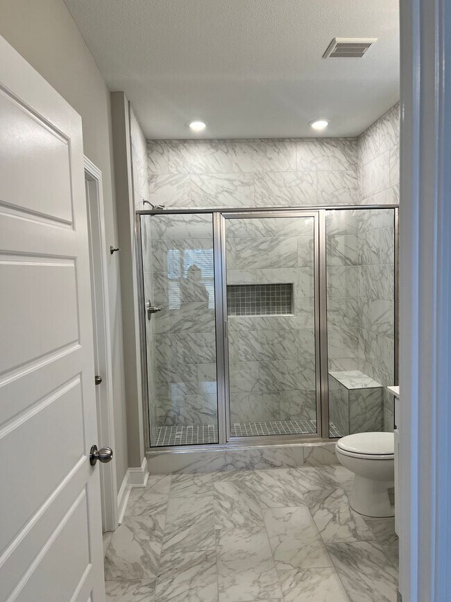 Building Photo - Brand New Three Bedroom