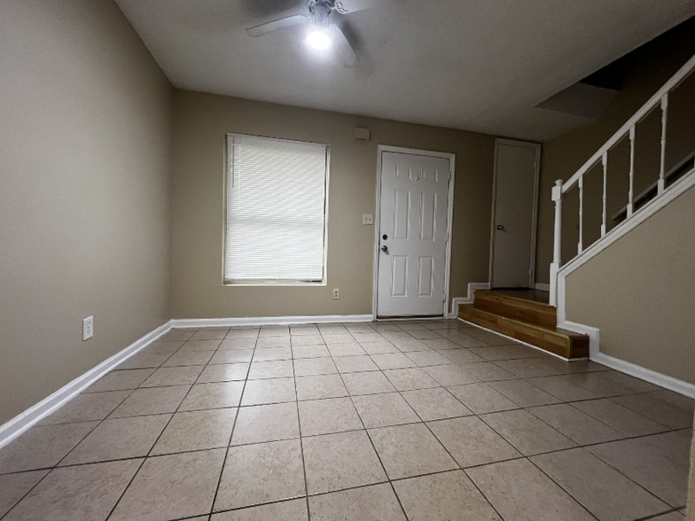 Building Photo - 6429 Baker Ct