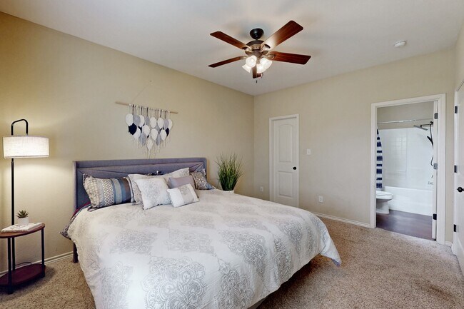 Building Photo - 303 Capps Dr