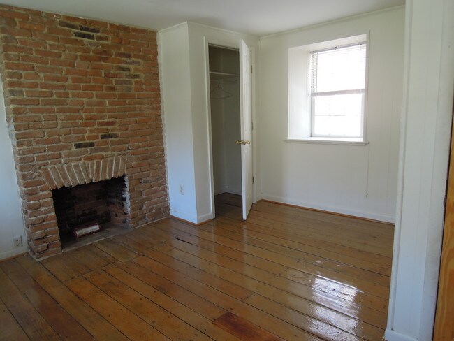 Building Photo - 1206 Oella Ave