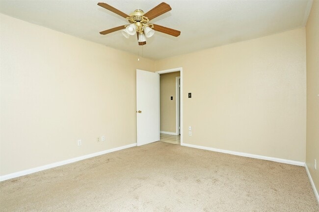 Building Photo - 2410 Chanay Ln