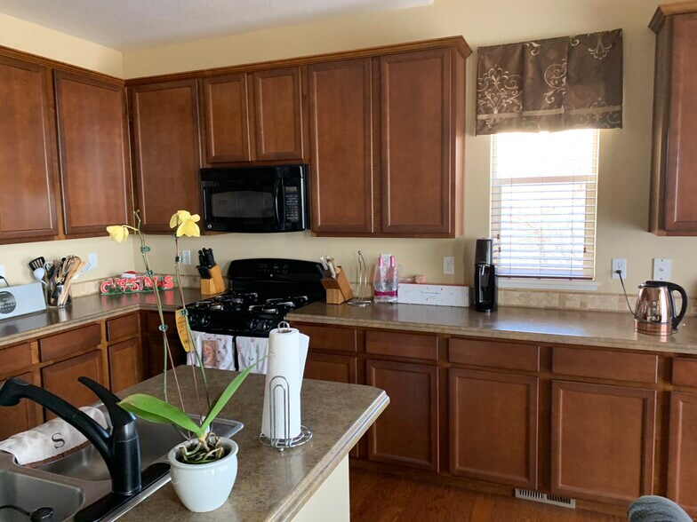 Building Photo - 3635 Reindeer Cir