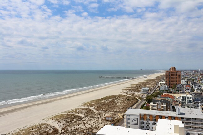 Building Photo - 5200 Boardwalk