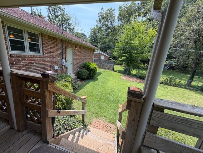 Building Photo - 524 Graycroft Dr SW
