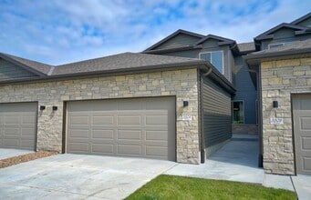 Building Photo - Brand New Spacious 2-Story with 3 bedrooms/2.5 bathrooms in North Lincoln