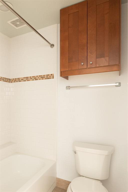 Building Photo - 7685 Northcross Dr