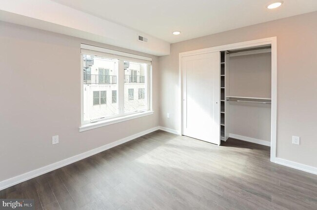 Building Photo - 726 N 19th St