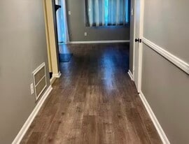 Building Photo - 306A Kelly Cv