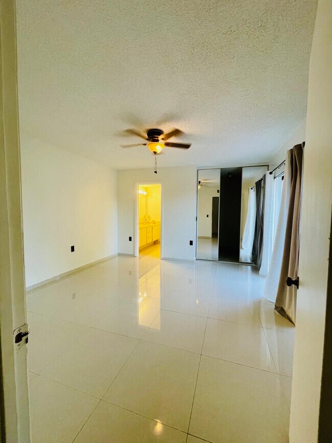 Building Photo - 728 Mill Valley Pl