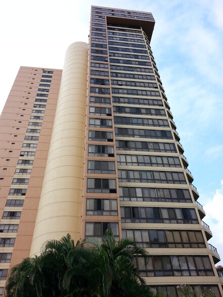 Building Photo - 5333 Likini St