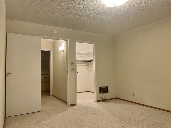 Bedroom - 280 Lee St