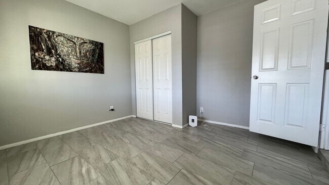 Building Photo - Renovated 4 Bedroom, 2 Bathroom Home in a Prime Phoenix Location!