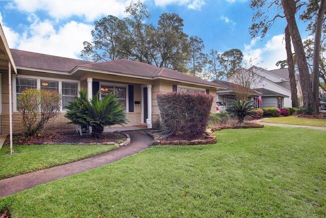 Building Photo - 1010 Bay Oaks Rd