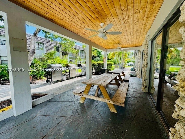 Building Photo - 3105 Oakland Shores Dr