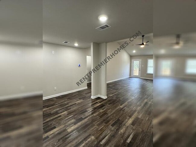 Building Photo - 18 Edward Dr