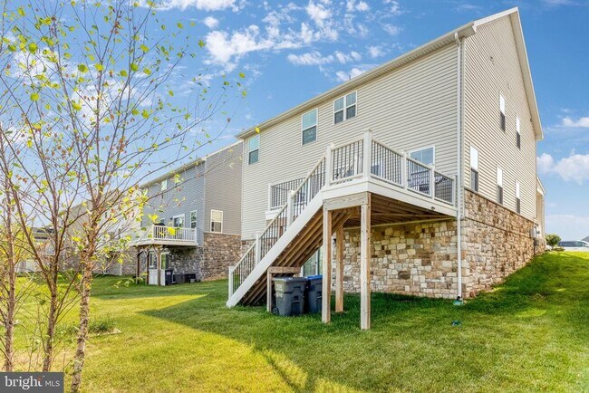 Building Photo - 11241 Wheeler Ridge Dr