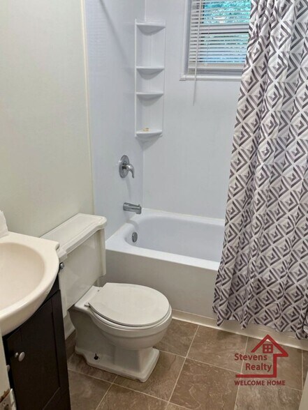 Building Photo - 1231 Helena Dr