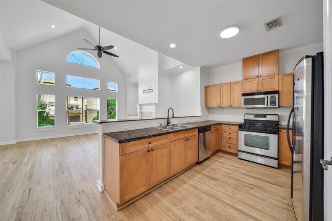 Building Photo - 5341 Kiam St