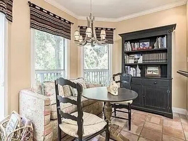 Building Photo - 5607 Courtyard Dr