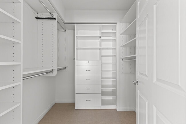 Building Photo - 12000 Goshen Ave