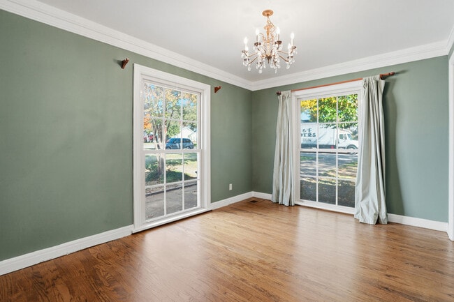 Building Photo - 2608 Highview Terrace