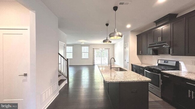 Building Photo - 229 Wynstone Ct