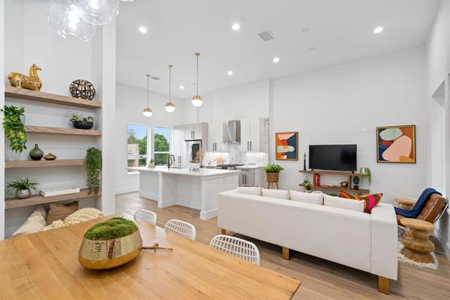 Building Photo - 4208 Live Oak St