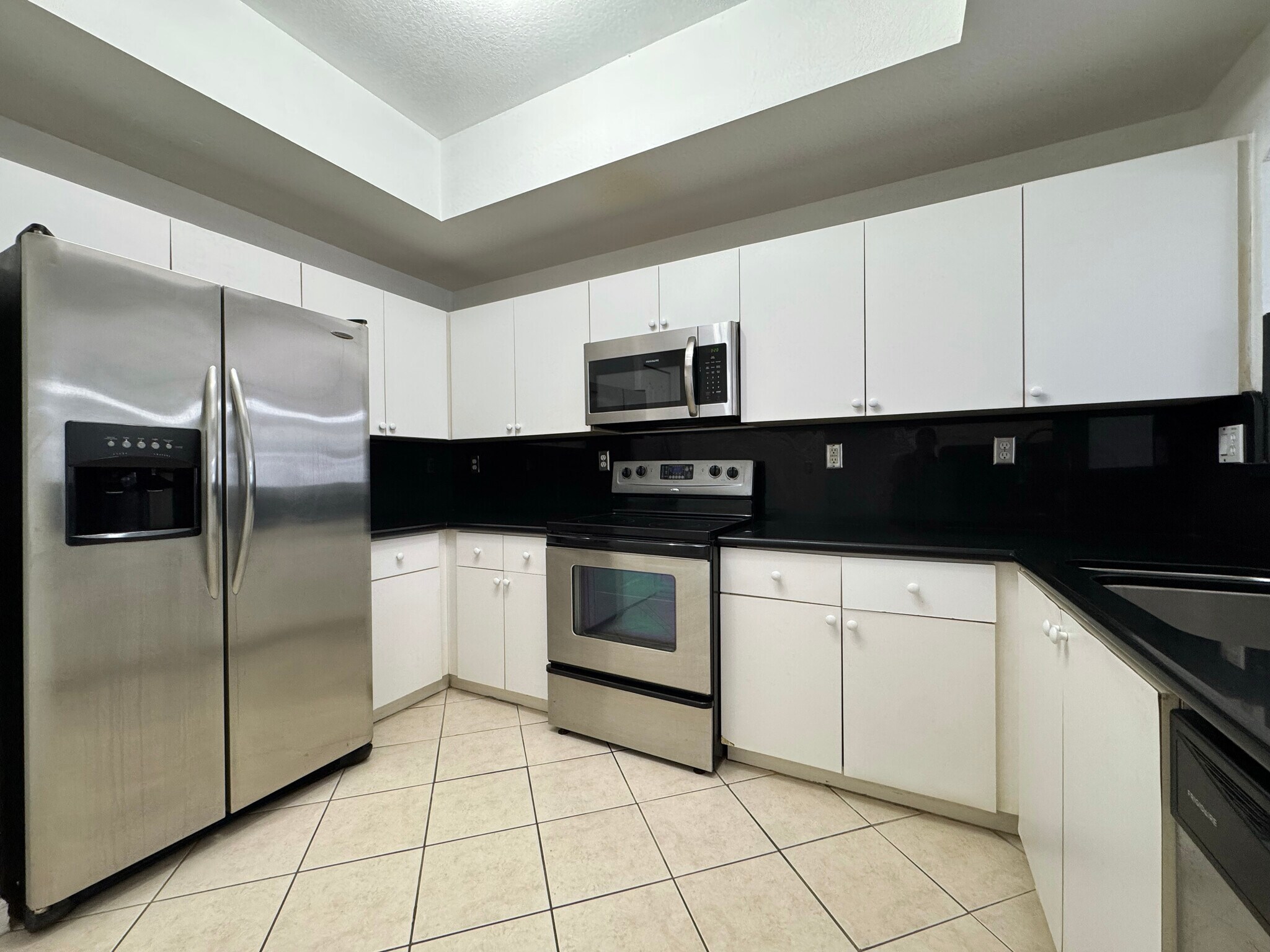 Building Photo - 8886 W Flagler St