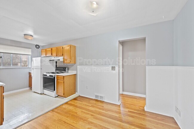 Building Photo - 5520 Bosworth Pl