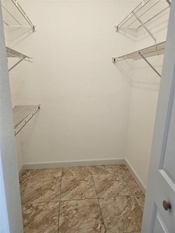 Building Photo - 13815 Fairway Island Dr