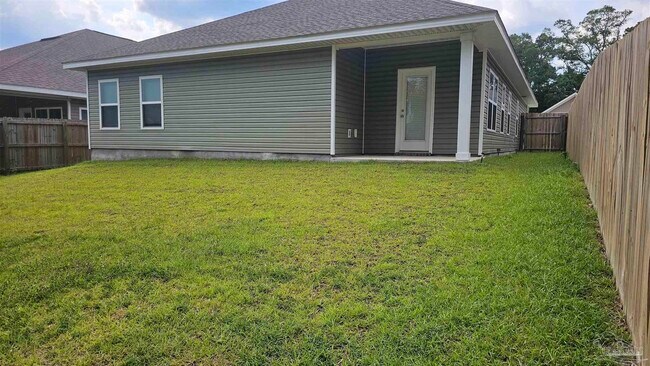 Building Photo - 265 Camellia Dr