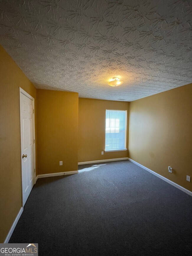 Building Photo - 363 Arrowhead Dr