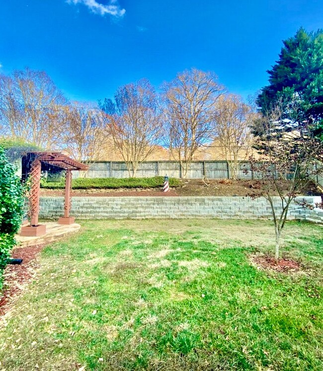 Building Photo - 1744 Somersby Ln