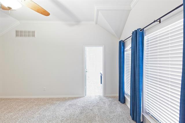 Building Photo - 17007 Vinland Dr