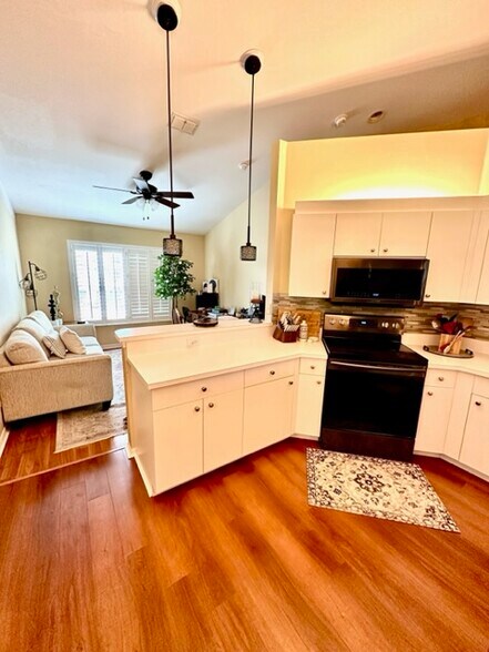 Building Photo - 5944 Sand Wedge Ln