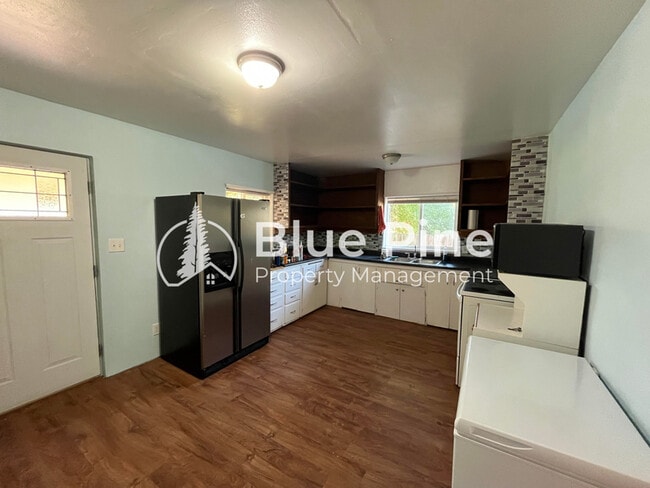 Building Photo - 11788 E 129 N
