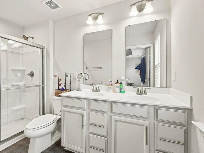 Building Photo - Lease OR Lease to Own