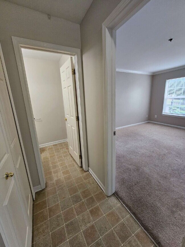 Building Photo - 3-Level Condo in Prime Sterling Heights Location. 2 Bed, 2 Full Bath, 2 Half Baths | 2-Car Garage...