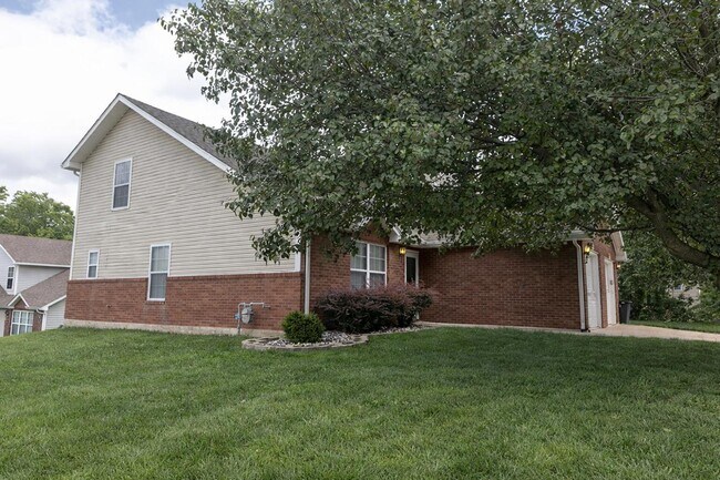 Building Photo - 5981 E Limoges Dr