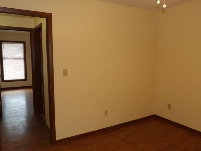 Building Photo - 3450 Macklen Rd