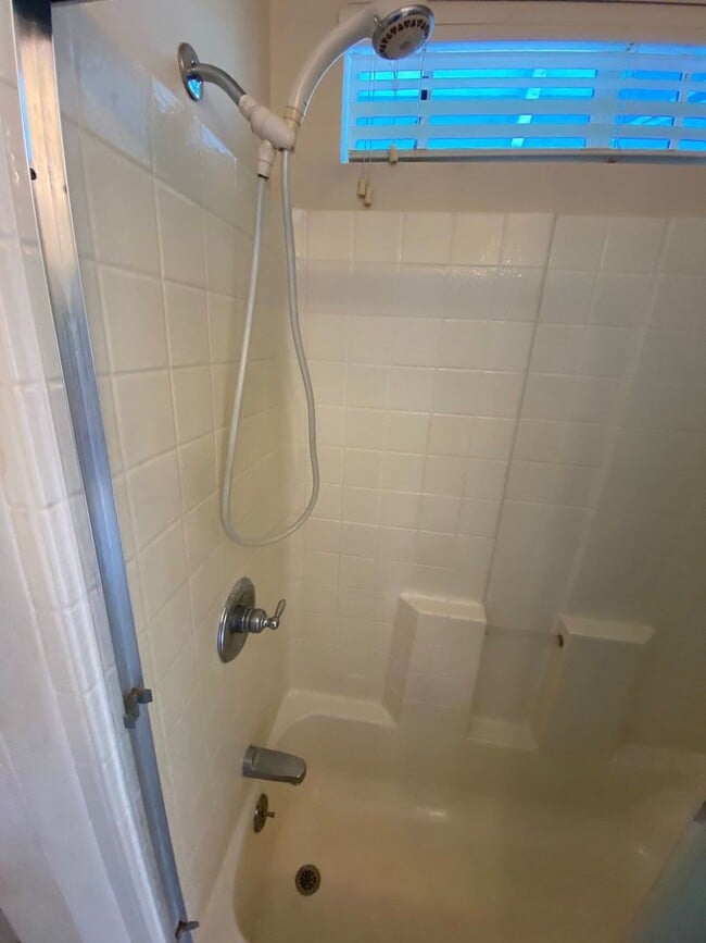 Building Photo - LOCATION, LOCATION, LOCATION!