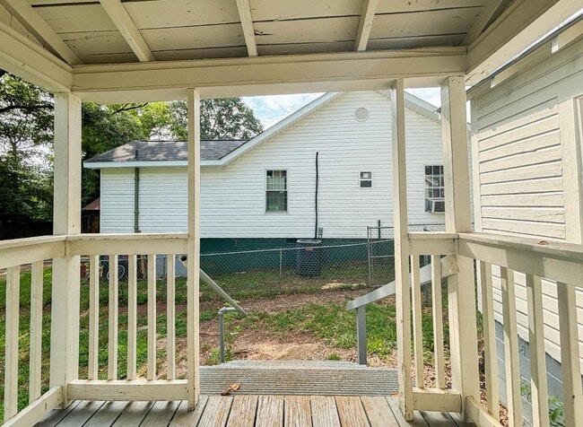 Building Photo - 795 Leonard St