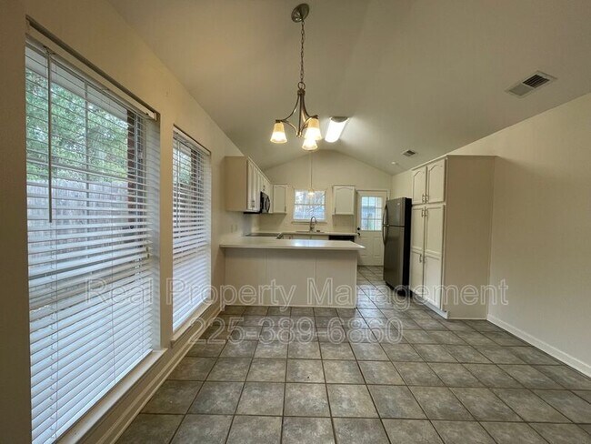 Building Photo - 1345 Harwich Dr