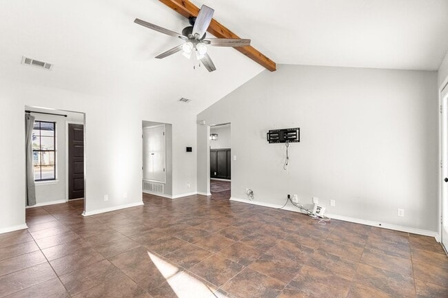 Building Photo - 3701 Oakmont Dr