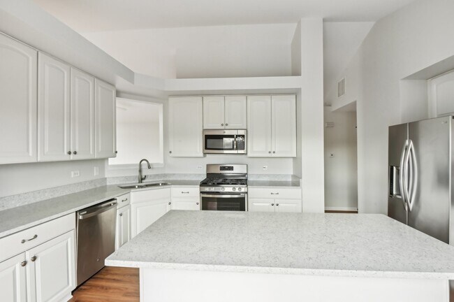 Building Photo - 2333 Summerlin Dr